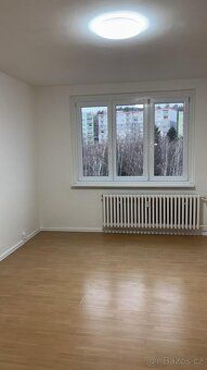 Nabízíme k pronájmu velmi prostorný a dispozičně skvěle řeše