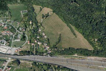 Exkluzivně Vám nabízíme ke koupi soubor tří pozemků o celkov