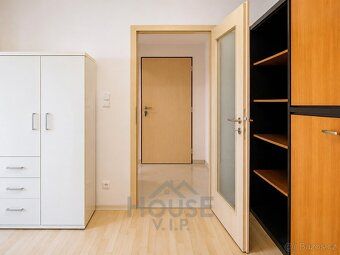 Ev.č. 01683 Nově nabízíme k prodeji světlý a moderní byt v o