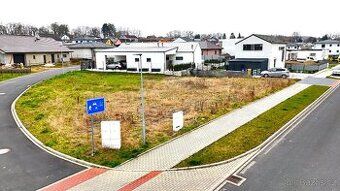 Pozemek o celkové výměře 2705 m2 který se nachází v přírodě,