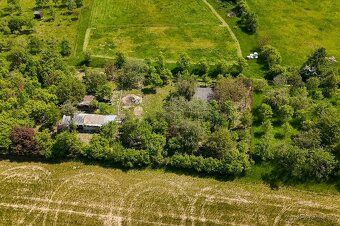 Prodám zahradu na Salaši kousek od Zlína. Skoro 2300 m², jih