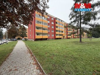 Nabízíme k pronájmu hezký byt 3+1 se zaskleným prostroným ba