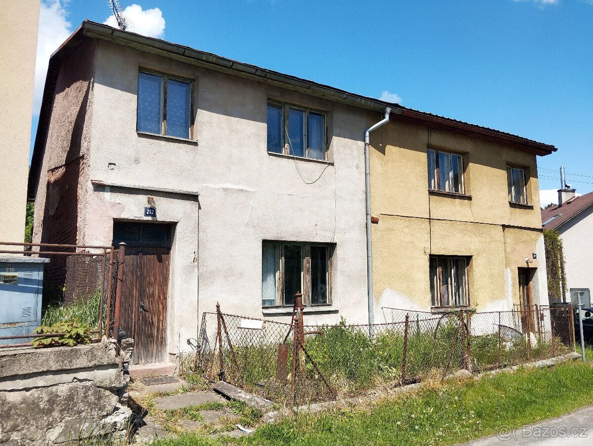 Prodej RD se zahradou v klidné části obce Stará Paka o CP 21