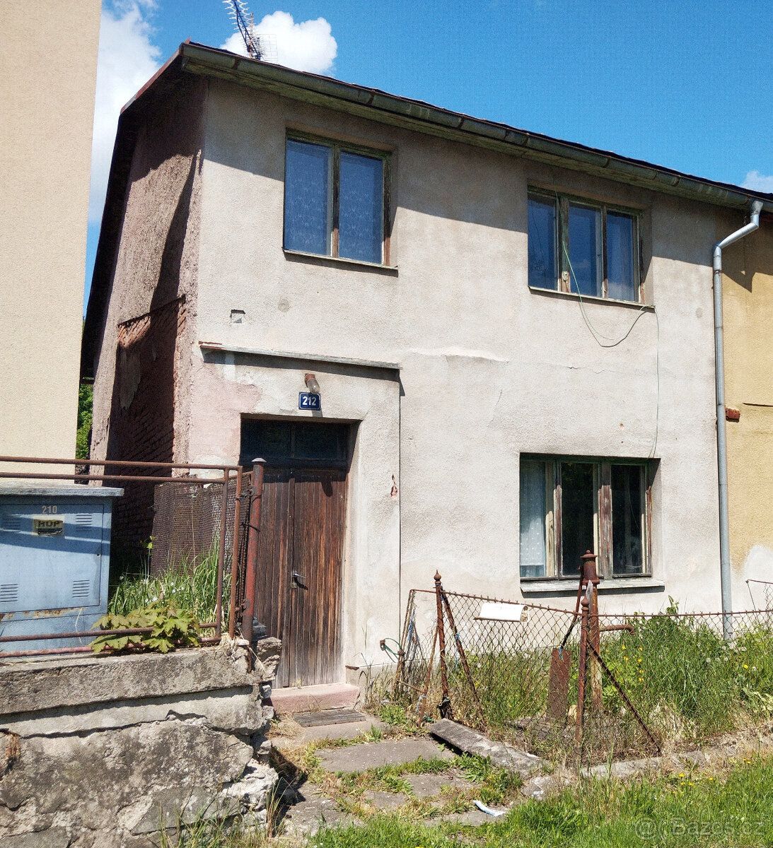 Prodej RD se zahradou v klidné části obce Stará Paka o CP 21
