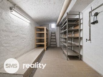 Nabízíme k prodeji bytovou jednotku o dispozici 3+1 a podlah