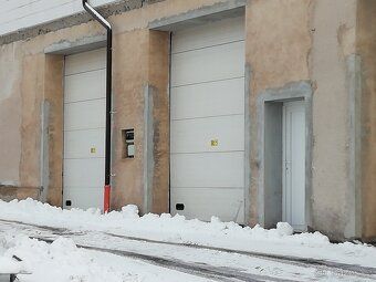 Pronájem sdíleného skladu, garáže o ploše cca 27 m2 v Jablon