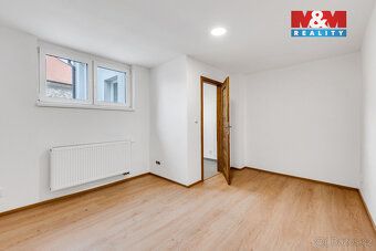 Nabízíme k prodeji zrekonstruovaný rodinný dům se dvěma samo