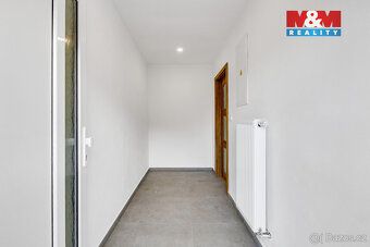 Nabízíme k prodeji praktický přízemní byt 2+kk o podlahové p