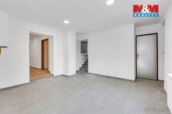 Nabízíme k prodeji prostorný byt 3+kk o podlahové ploše 104 