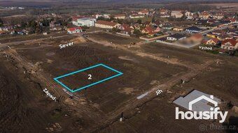 Představte si bydlení v klidné obci, kde máte dostatek prost