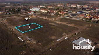 Představte si bydlení v klidné obci, kde máte dostatek prost