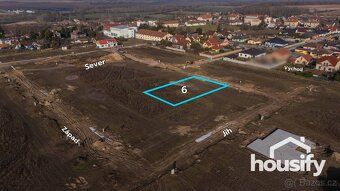 Představte si bydlení v klidné obci, kde máte dostatek prost