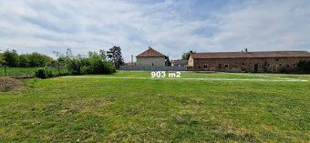 Nabízíme k prodeji stavební pozemek o výměře 903 m² v klidné