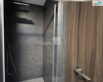 + poplatky vč. elektřiny a plynu 6 200,- Kč/ pro 2 osoby, Ex