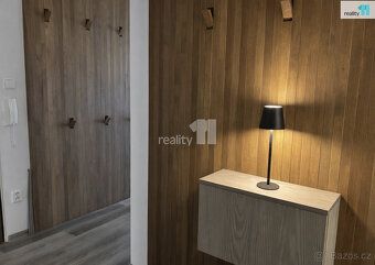 + poplatky vč. elektřiny a plynu 6 200,- Kč/ pro 2 osoby, Ex