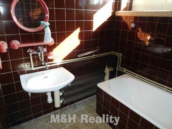Prodej rodinného domu 3+1 196m2 a garáží 62m2,zahradou v obc