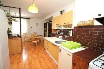 Nabízíme Vám RD 5+1, se zastavěnou plochou 107 m2 a užitnou 