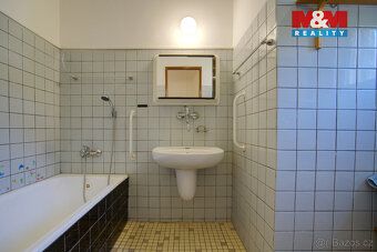 Ve výhradním zastoupení nabízíme prostorný rodinný dům ve Ve