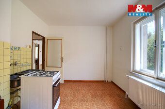 Ve výhradním zastoupení nabízíme prostorný rodinný dům ve Ve