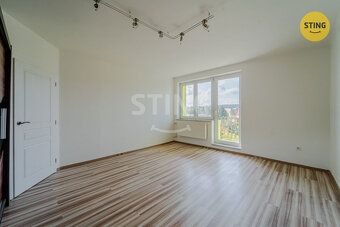 Nabízíme k prodeji patrový rodinný dům 6+kk s garáží a menší