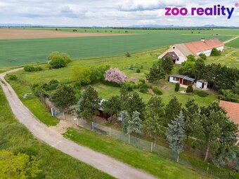 Nabízíme k prodeji stavební pozemek o výměře 1 318 m² v klid