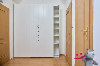 Ev.č. 58572 Hledáte větší byt s obytnou plochou cca 100 m2 v