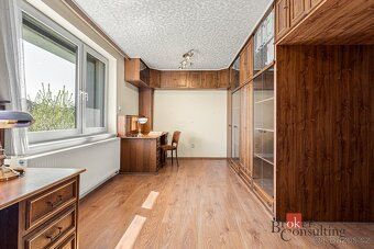 Prostorný rodinný dům 550 m² s širokým potenciálem využití, 