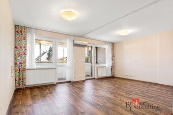 Prostorný rodinný dům 550 m² s širokým potenciálem využití, 