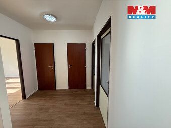 Pronájem bytu 3+1, 65 m² + lodžie 7 m², ul. Svídnická, Praha