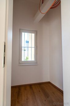 4+1 106m2, Praha 8, Turnovská ul., pronájem příjemného prost