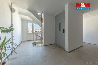 Nabízíme k pronájmu krásný světlý byt 2+kk o užitné ploše 42