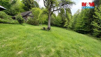 Nabízíme k prodeji samostatně stojící chatu 4+kk ve Vyšních 