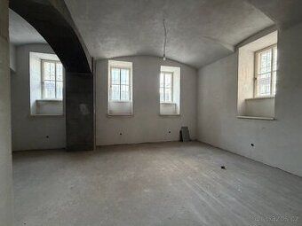 Nabízíme pronájem obchodního prostoru o celkové ploše 10 m2 