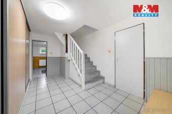 Nabízíme k prodeji prostorný rodinný dvojdům o užitné ploše 