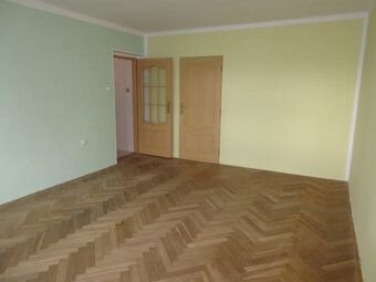 NA PRODEJ - zděný byt 3+1+2x zděný sklep + garáž (110 m2) po