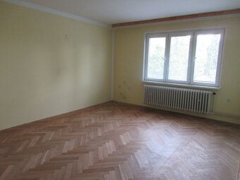 NA PRODEJ - zděný byt 3+1+2x zděný sklep + garáž (110 m2) po