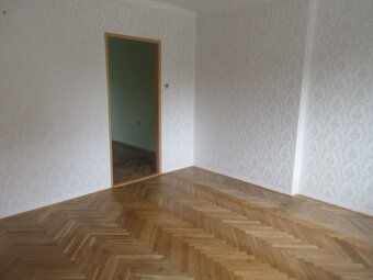 NA PRODEJ - zděný byt 3+1+2x zděný sklep + garáž (110 m2) po