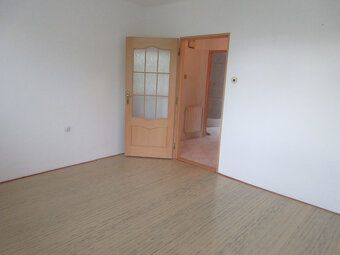 NA PRODEJ - zděný byt 3+1+2x zděný sklep + garáž (110 m2) po