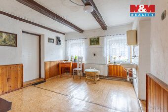 Prodej rodinného domu 7+1 se zahradou, který se nachází v sr