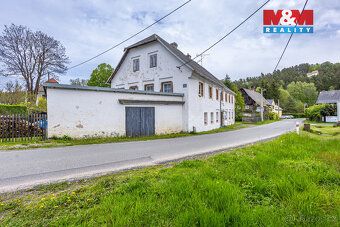 Prodej rodinného domu 7+1 se zahradou, který se nachází v sr