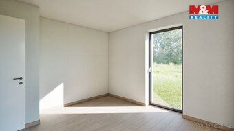 Moderně navržený přízemní dům s dispozicí 4+kk a užitnou plo