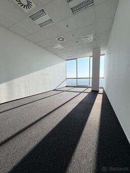 9.NP – – 28,41 m2 Měsíční nájemné: 600 EUR – 14.640,-Kč Měsí