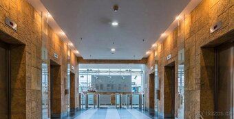 9.NP – – 28,41 m2 Měsíční nájemné: 600 EUR – 14.640,-Kč Měsí