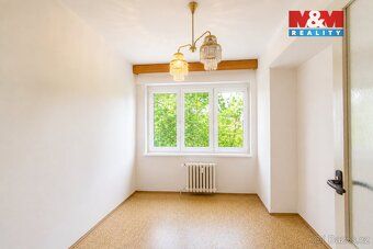 Nabízíme k prodeji byt 4+1 o celkové ploše 74 m² v panelovém