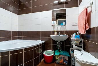 Exkluzivně nabízím k prodeji byt 2+kk ve 3.p. s výtahem v ci