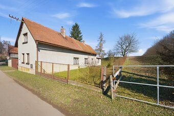 Nabízíme k prodeji samostatně stojící rodinný dům v osobním 