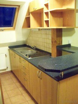 Pronajmu pěkný podkrovní byt 2+kk s výměrou 45m2 ve 2.patře 