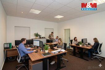 Nabízíme k pronájmu prostorné kanceláře o výměře 215 m² v kl