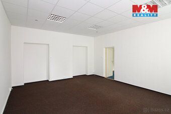 Nabízíme k pronájmu prostorné kanceláře o výměře 215 m² v kl