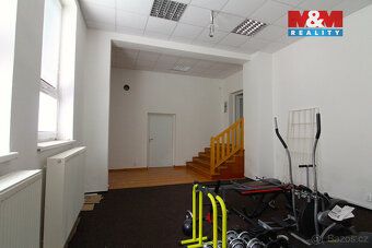 Nabízíme k pronájmu prostorné kanceláře o výměře 215 m² v kl
